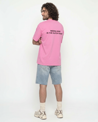 "Wanna kiss in the Dutch Rain?" t-shirt unisex